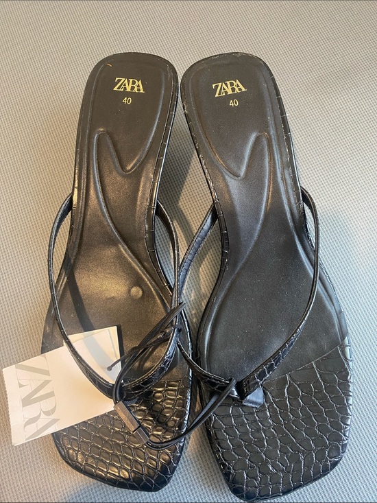 Zara Shoes - ZARA Black Croc-Texture Strappy Square-Toe Sandals